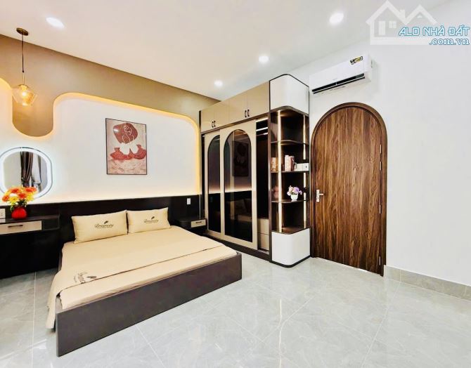 BÁN NHÀ GẦN CÔNG VIÊN LÀNG HOA – NGANG RỘNG 5M – 3 PHÒNG NGỦ – FULL NỘI THẤT – GIÁ CHỈ 5.2 - 6
