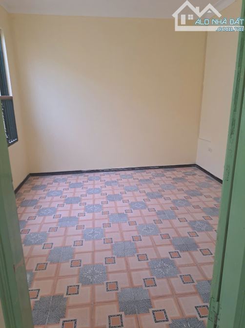 Cho thuê nhà mặt ngõ 1 phố Trần Quốc Hoàn - Cầu Giấy. Diện tích 70M x 4 Tầng mặt tiền 6M - 6