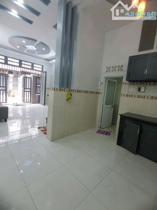 1 căn duy nhất hẻm 6m Đào Tông Nguyên, Nhà Bè, DT 5x10,5m, 3 lầu. Giá chỉ 5,1 tỳ - 6