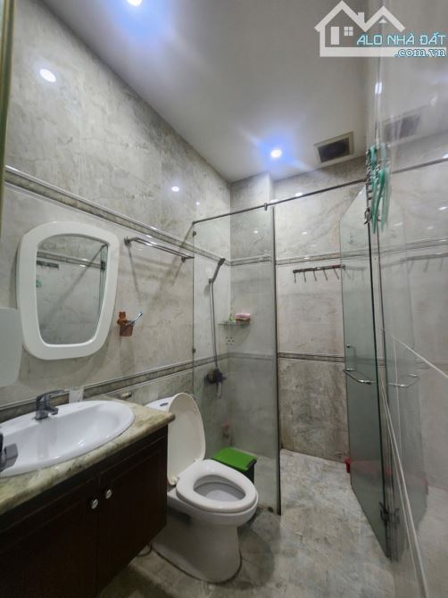 CHDV Cao Cấp Full Nội Thất – Dòng Tiền 300Tr/Năm – Gần Vincom Q8 – Giá Chỉ 8.6 Tỷ! - 6