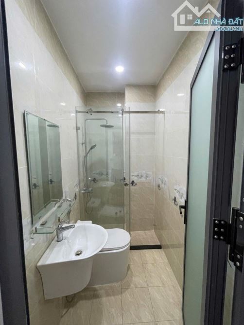 cần bán, nguyễn văn quá, PLÔ, HẺM ÔTÔ 6M2, dt 77M2 × 4T, đông hưng thuận quận 12, giá rẻ - 6