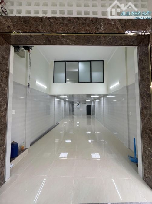 MẶT TIỀN NGUYỄN TRÃI P.14 Q5 (4X20M) 2T 4PN MỚI CỨNG. GIÁ 28 TRIỆU/ THÁNG - 7