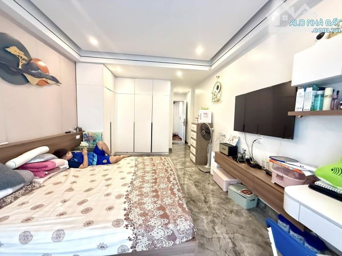 Bán nhà ngõ 24 kim đồng, oto tránh, kd đỉnh. Dt 35/40m x 6t mt 3.6m giá 13.3 Tỷ - 7