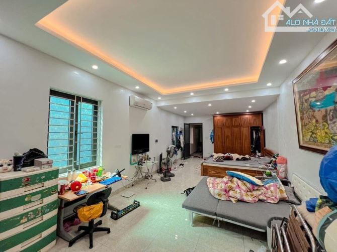 BÁN NHÀ PHỐ KHƯƠNG TRUNG 95m2 - 4T - MT 4.5m - 18.5 TỶ - LÔ GÓC - Ô TÔ TRÁNH - KINH DOANH - 7