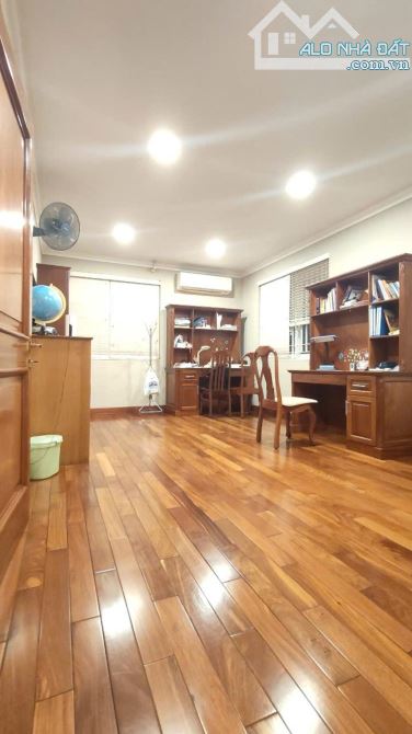 BIỆT THỰ QUẬN 1- ODT- 239m2- 4 TẦNG- KHÔNG LỘ GIỚI- CHÀO CHỈ 138 TỶ( TL) - 7