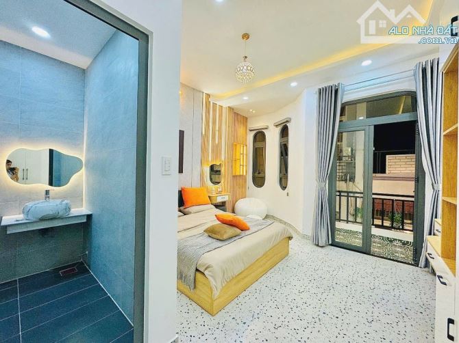 SIÊU PHẨM - NỘI THẤT SANG XỊN - SỔ VUÔNG VỨC Thích Quảng Đức phường 5 Phú Nhuận 26m2. Giá - 8
