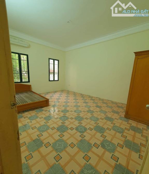 Cho thuê nhà mặt ngõ 1 phố Trần Quốc Hoàn - Cầu Giấy. Diện tích 70M x 4 Tầng mặt tiền 6M - 8