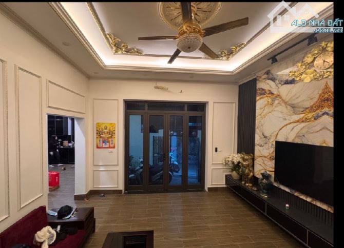 10.6 Tỷ/83/113 M2 .nhà 3 tầng/9.7 Mt. Chu Huy Mẫn - 9