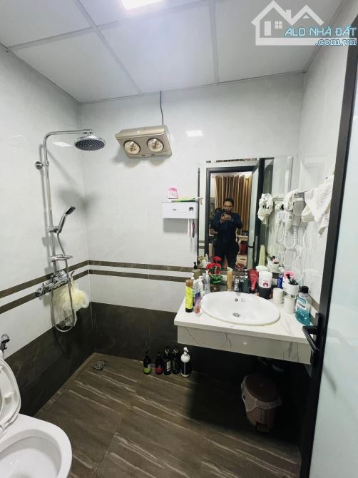 Nhà đẹp ở luôn Hoàng Quốc Việt Cầu Giấy. Sổ A4 68m, 6 tầng 6 ngủ MT6m Giá 22 tỷ Ngỗ ô tô - 9