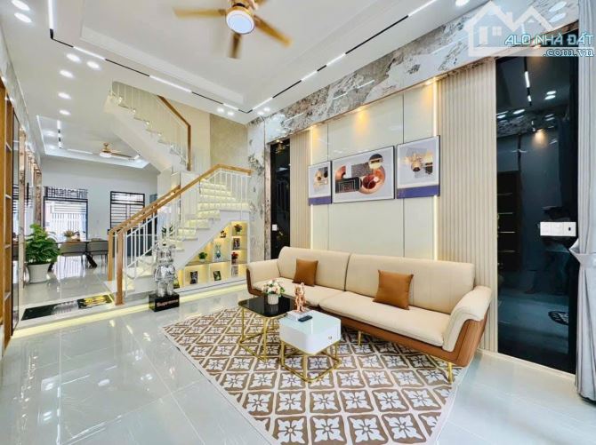 NHÀ MỚI! TẠI CẦU DIỄN, DT38M2 X 5T,GẦN PHỐ, KINH DOANH, QUAN LỘC, CHỈ 6 TỶ 68