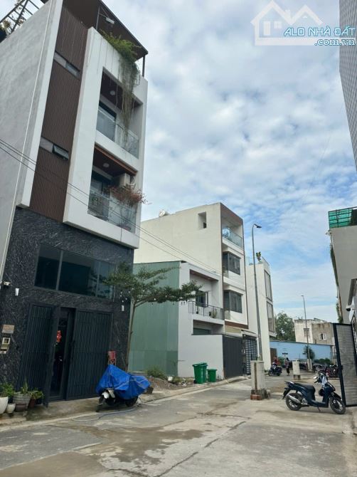 Bán nhà hẻm Ô tô đường Nguyễn Thị Định Quận 2 cũ gần chợ Cây Xoài (72.7m2) 9.6 tỷ
