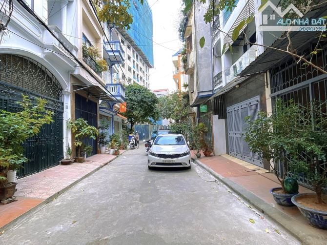 Bán nhà Phùng Chí Kiên Cầu Giấy. Sổ A4 56m, 4 tầng 4 ngủ MT4m Giá 20 tỷ Ngõ Ô tô vào nhà