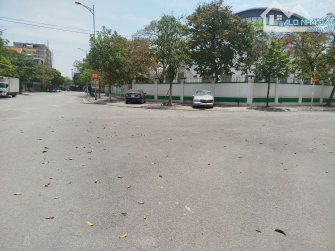 Đất Phân lô Thanh Am 83m, MT 6.3m, đường 3 ô tô, vỉa hè rộng, KD giá hấp dẫn 15.x tỷ.