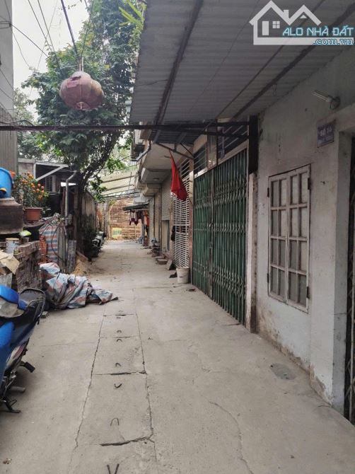 Bán Nhà C4, Phân Lô Quân Đội Tây Tựu, Bắc Từ Liêm, Ô Tô Đậu Cửa, 40m2, Giá 4.28 Tỷ Có TL