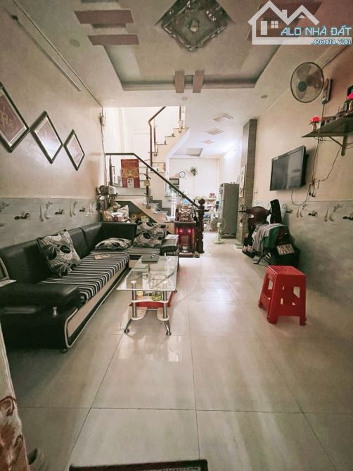 Cần Bán nhà xinh Gò Vấp, 50m2, 2 tầng BTCT, sổ đẹp vuông vức, gần ĐH CN 4 II, giá 4.55 Tỷ