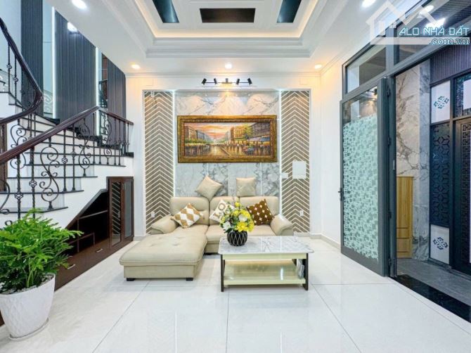 C116 🔥 BÁN NHÀ MẶT TIỀN NGUYỄN THỊ THẬP - QUẬN 7 - HƠN 9 TỶ 🔥