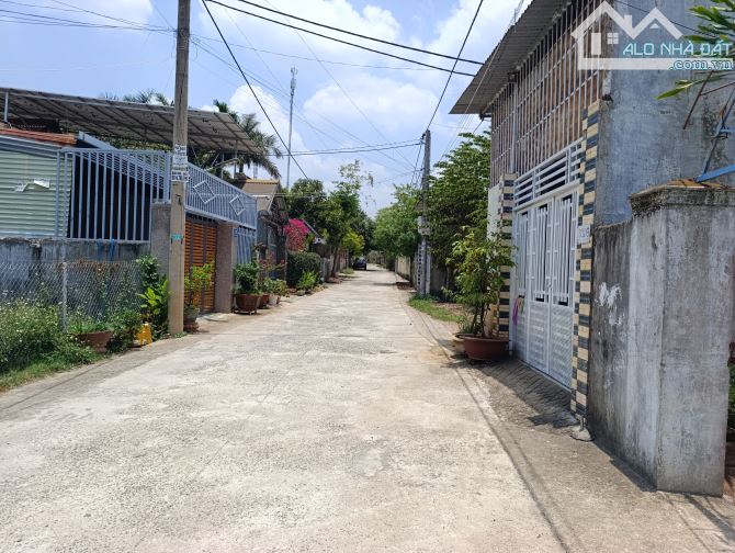 BÁN LÔ ĐẤT 921M2 TẶNG NHÀ CẤP 4 MẶT TIỀN  HẺM 11, ĐƯỜNG VÕ VĂN KIỆT, P. KHÁNH XUÂN, TP. BU