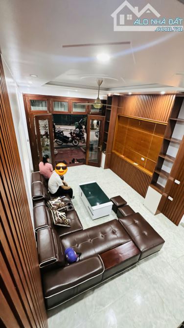 B.Á.N GẤP LK KIẾN HƯNG HÀ ĐÔNG-DT 50M-4 TẦNG-RẺ NGANG G.I.Á ĐẤT