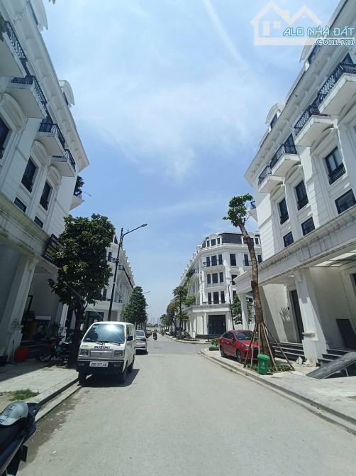 LIỀN KỀ LOUIS HOÀNG MAI, 110M, 5 TẦNG, THANG MÁY CHỜ, VỈA HÈ RỘNG, KINH DOANH SIÊU VÍP.