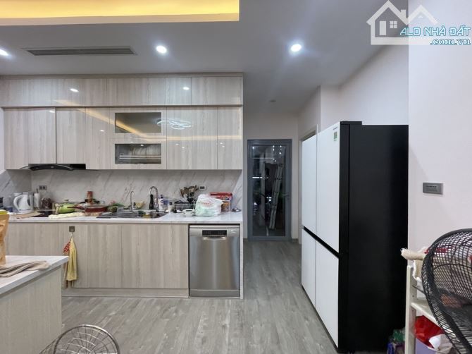 Bán CHCC 3PN 110m2 Tố Hữu - Full Nội Thất , Giao Thông Siêu Tiện Lợi. Giá Tốt!