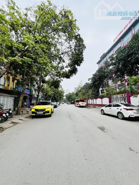 LIỀN KỀ TRỤC CHÍNH KĐT XA LA HÀ ĐÔNG, 100M, 4T, MT5M, GIÁ 27,5 TỶ