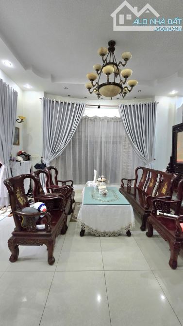 Bán biệt Thự 3 tầng sân vườn 3 tầng View sông Hiệp Bình Chánh gần Gigamall