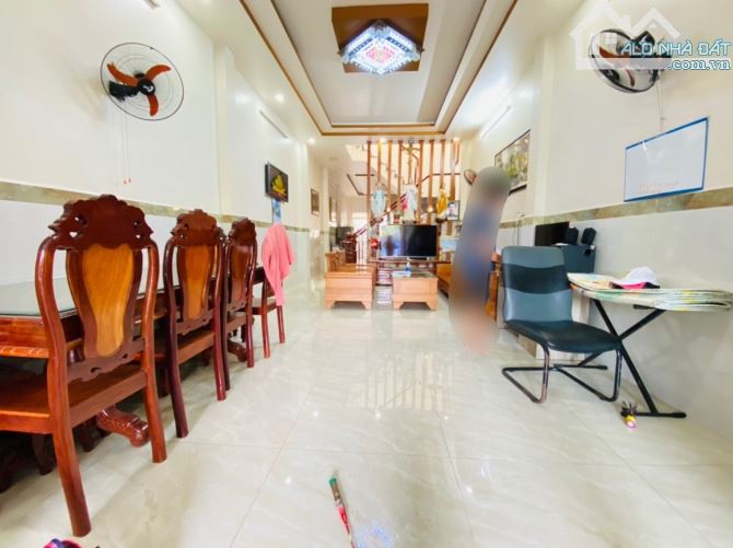 CHÍNH CHỦ - THỐNG NHẤT GÒ VẤP - HẺM 6m - 4.3 x 15, 3 TẦNG - 6xx TỶ