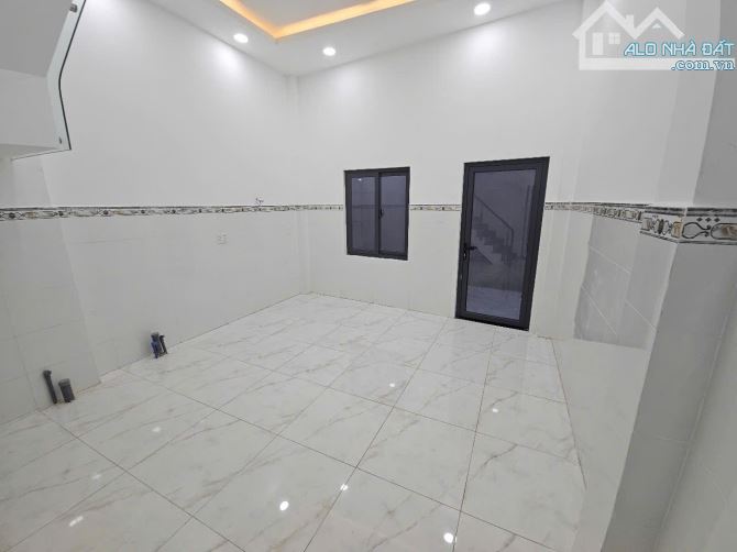 Bán Gấp Giá Rẻ Nhà đường tỉnh lộ 10 P BTDB Bình Tân DT khủng 4mx18m 2 tầng chỉ 4.95 Tỷ