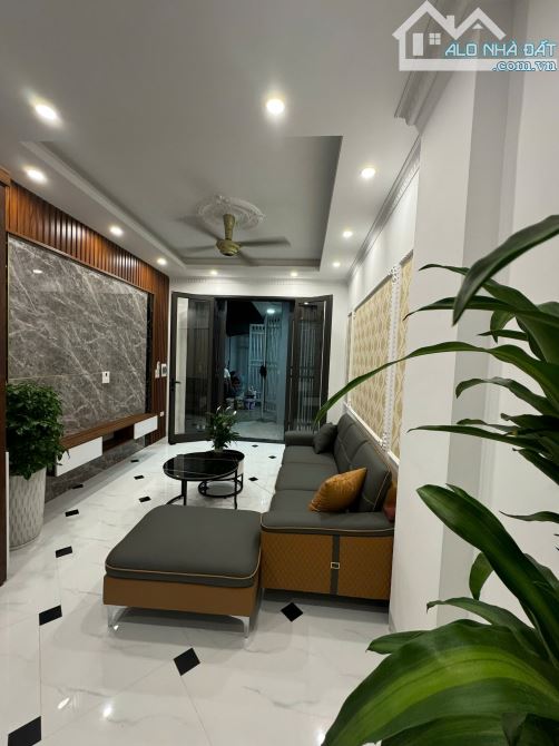 BÁN GẤP NHÀ ĐA SỸ XÂY MỚI 5 TẦNG, GIÁ 5 TỶ 6 CÓ THƯƠNG LƯỢNG