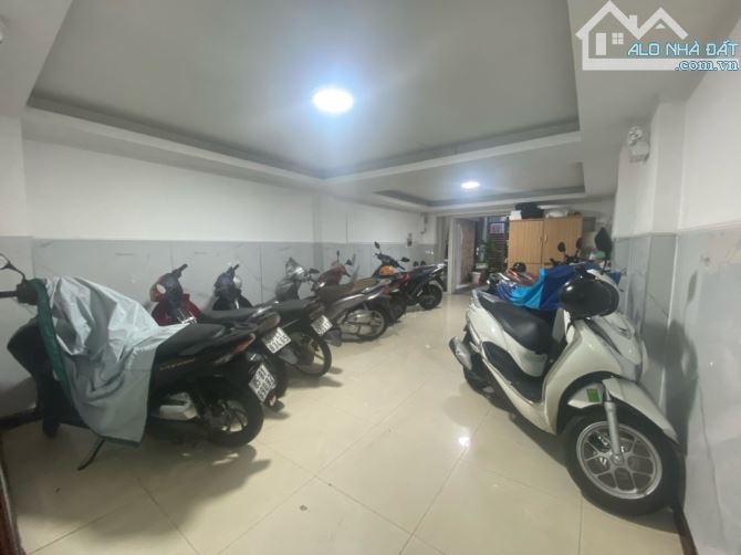 Bán nhà 98m2, HXH ngủ trong nhà, 4 tầng, 5PN, 5WC, đường Hồ Văn Huê, P9. Nở Hậu.