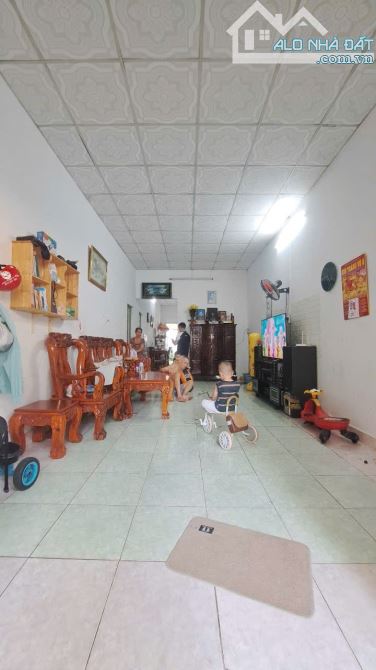 BÁN NHÀ CẤP 4 - PHƯỜNG ĐÔNG HÒA - ĐƯỜNG TRẦN HƯNG ĐẠO - TP DĨ AN - 168M2 - GIÁ 3.9 TỶ.
