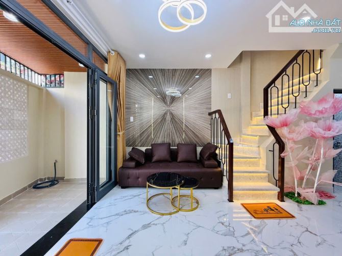 NHỈNH 3 TỶ- MẶT TIỀN ĐƯỜNG XE HƠI THÔNG 5M- NHÀ ĐẸP LUNG LINH- KINH DOANHĐA NGÀNH NGHỀ.Ngu