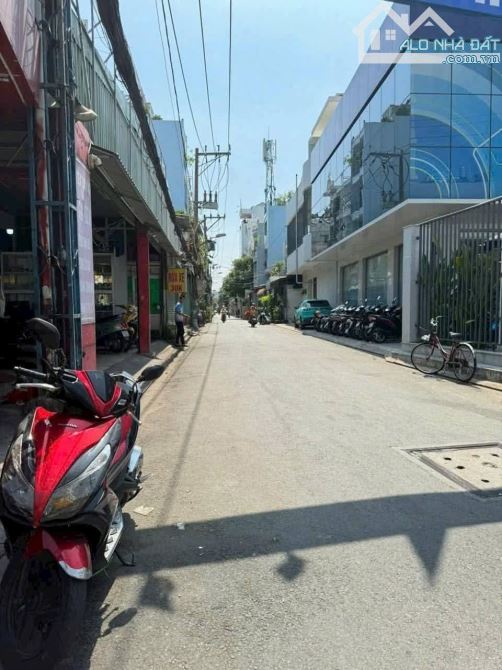 Bán nhà khu phân lô P15 Tân Bình, Phan Huy Ích, gần 100m, 4.5m nở hậu, 4 tầng, 7 tỷ xíu