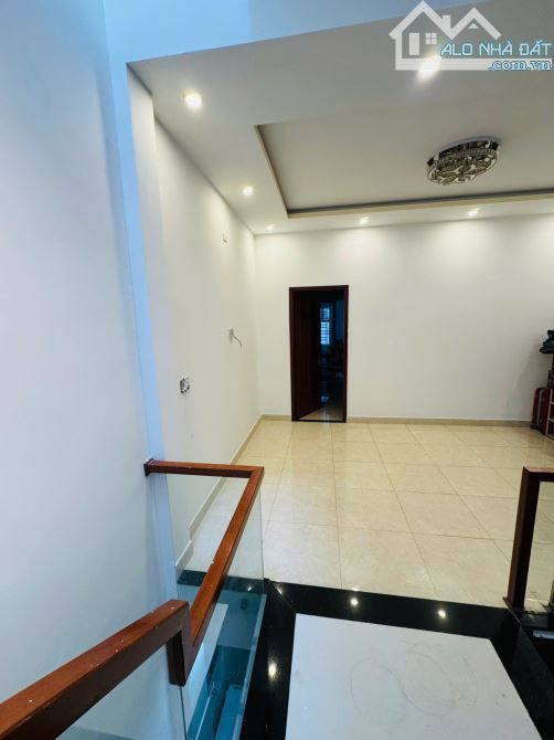 Bán nhà 3 tầng mê lệch vip đường Bùi Giáng – Giá chỉ 5.9 tỷ 👁️✨  📍