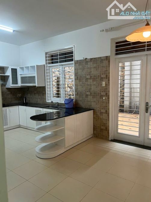 Cần Bán Biệt Thự Cao Thắng, Phường 5, Quận 3, Ngang 13mx18m, 4 Tầng,  GÍA  80 TỶ
