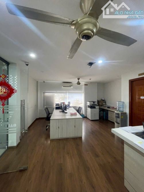 BÁN TOÀ NHÀ 7 TẦNG THÁNG MÁY TRUNG MỸ TÂY Q12 Dt 8x20