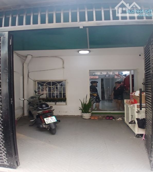 Bán nhà hẻm nhựa 6m thông tú phía, Phan Huy Ích, P15, Tân Bình, 60m2, có dong tiền