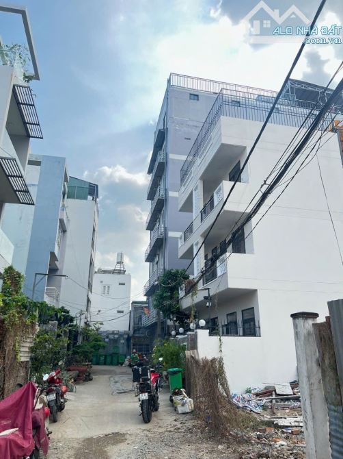 Đất Bùi Đình Túy , p24, Bình Thạnh,  NGang 8m x 25m, công nhận đủ .