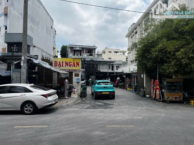 Nhà đất mặt tiền đường Nguyễn Văn Đừng- Quận 5 .Diện tích 665m2 ( 310m2 thổ)