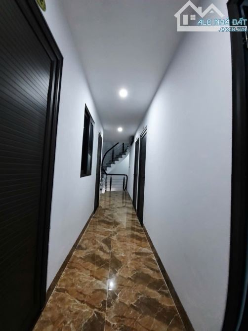 SIÊU DÒNG TIỀN! Cầu Diễn oto vào nhà 127m x 7 Tầng – 35 Phòng – Doanh Thu 125Tr/Tháng