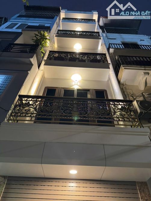 Bán nhà đường Láng, Ô tô đỗ cửa, 6 tầng thang máy, ngõ thông