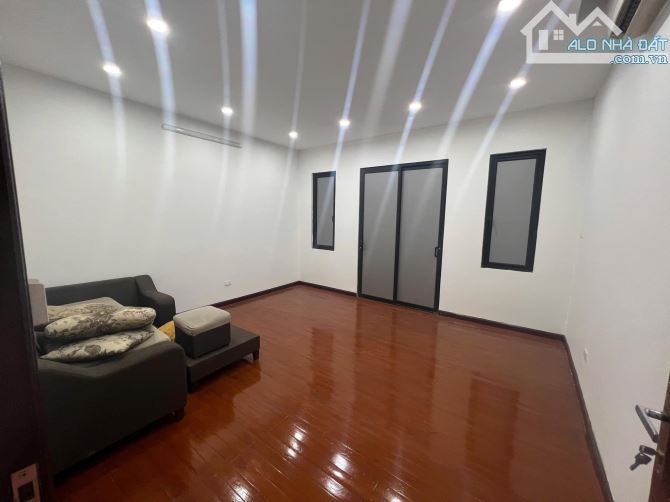 BÁN NHANH NHÀ NGÕ 68 TRUNG KÍNH 80m 5 tầng ô tô kinh doanh đỉnh 32 tỷ rất ít nhà bán