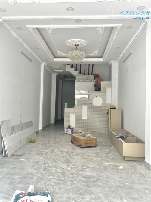 MẶT TIỀN HẺM KINH DOANH SẦM UẤT - XE HƠI ĐẬU CỬA, NGỦ TRONG NHÀ - NHỈNH 4 TỶ