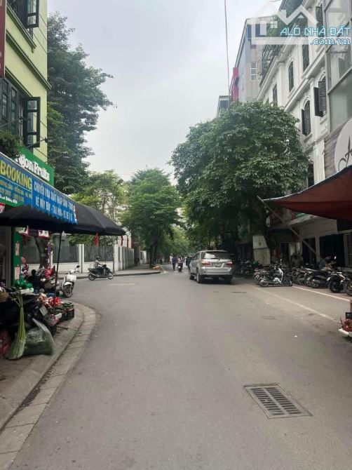 Hoàng Cầu – 100m² – 5 tầng – mặt tiền 12m – giá 59.5 tỷ – Đống Đa