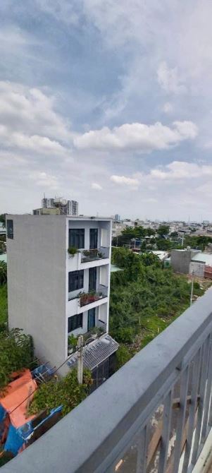 NHÀ ĐẸP 5 TẦNG 61m2 ĐƯỜNG 10m P. PHÚ HỮU - Ô TÔ NGỦ TRONG NHÀ - 10