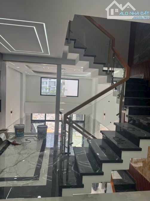 BÁN NHÀ MỚI - PHONG CÁCH TÂN CỔ ĐIỂN - NGAY NGÃ TƯ GÒ MÂY  GIÁ 6.1 TỶ TL - 11