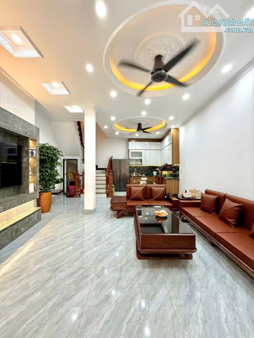 Siêu Phẩm CẦU DIỄN  - GẦN  Ô Tô  - Ngõ Thông -  KINH DOANH , ở ngay, DT36m2.Chỉ 5 tỷ hơn - 5