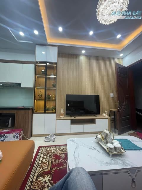 Bán nhà Cổ Linh Trung tâm quận Long Biên 5 tầng 30m2 mặt tiền 3.7m chỉ hơn 6 tỷ ngõ ô tô - 1