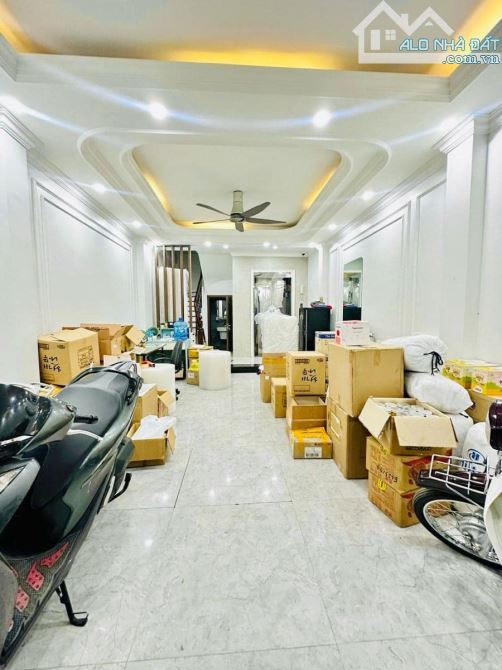 CB Nhà Phố Hoàng Cầu - Nở Hậu - full Nội Thất   DT 50m2 x 7T, MT 4.1m - 1