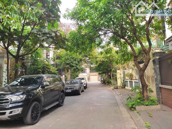 Liền kề QUÂN ĐÔI THẠCH BÀN: 82m 4T MT 6,8m 17,5 Tỷ - 2